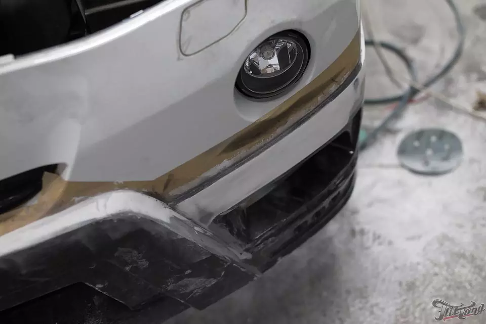 BMW X3. Подгонка и установка обвеса. Полная замена цвета кузова из белого в сине-фиолетовый перламутр.
